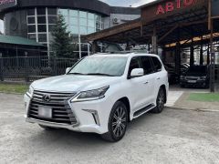 Photo of the vehicle Lexus LX