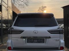 Photo of the vehicle Lexus LX