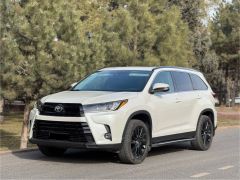 Photo of the vehicle Toyota Highlander