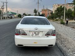 Photo of the vehicle Toyota Crown