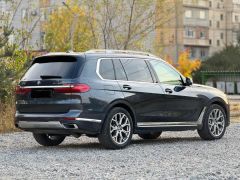 Photo of the vehicle BMW X7