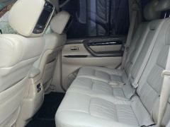 Photo of the vehicle Lexus LX