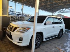 Photo of the vehicle Lexus LX