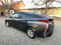 Photo of the vehicle Toyota Prius v (+)