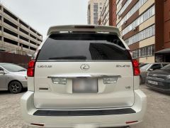 Photo of the vehicle Lexus GX