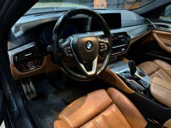 Photo of the vehicle BMW 5 Series