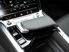 Фото авто Audi e-tron