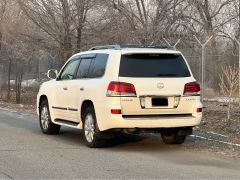 Photo of the vehicle Lexus LX