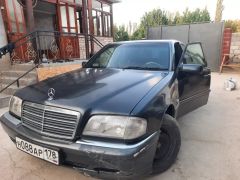 Сүрөт унаа Mercedes-Benz C-Класс