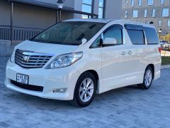 Photo of the vehicle Toyota Alphard