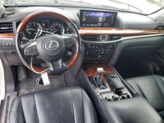 Photo of the vehicle Lexus LX