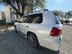 Photo of the vehicle Lexus LX