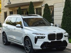 Photo of the vehicle BMW X7