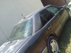 Сүрөт унаа Mercedes-Benz W124