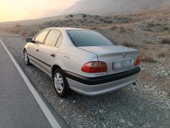 Сүрөт унаа Toyota Avensis