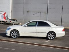 Photo of the vehicle Toyota Crown