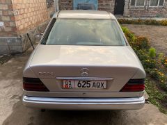 Сүрөт унаа Mercedes-Benz W124