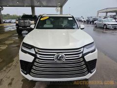 Photo of the vehicle Lexus LX