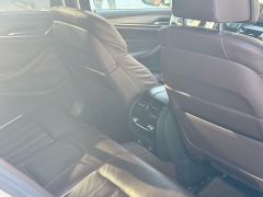 Photo of the vehicle BMW 5 Series