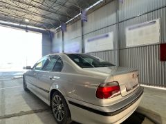 Photo of the vehicle BMW 5 Series