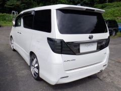 Photo of the vehicle Toyota Alphard