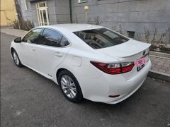 Photo of the vehicle Lexus ES