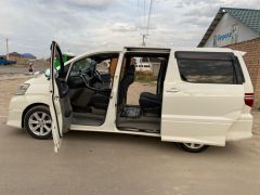 Сүрөт унаа Toyota Alphard