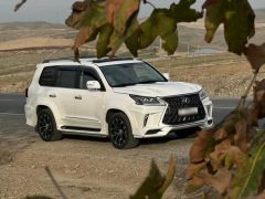 Photo of the vehicle Lexus LX