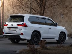 Photo of the vehicle Lexus LX