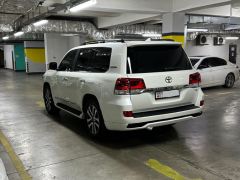 Photo of the vehicle Toyota Land Cruiser