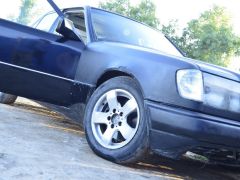 Сүрөт унаа Mercedes-Benz W124