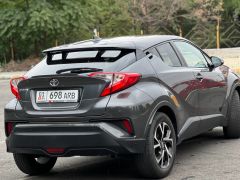 Фото авто Toyota C-HR