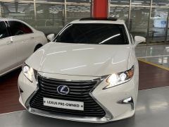 Photo of the vehicle Lexus ES