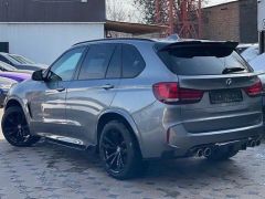 Photo of the vehicle BMW X5