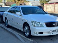 Photo of the vehicle Toyota Crown