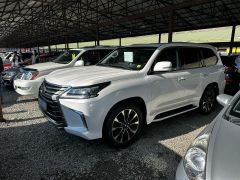 Photo of the vehicle Lexus LX