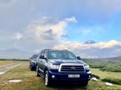 Сүрөт унаа Toyota Sequoia