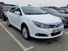 Фото авто BYD E5