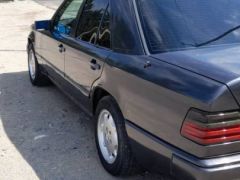 Сүрөт унаа Mercedes-Benz W124