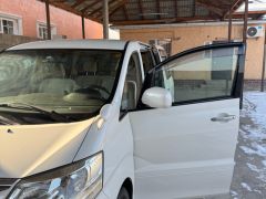 Фото авто Toyota Alphard