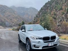 Photo of the vehicle BMW X5