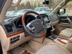 Сүрөт унаа Toyota Land Cruiser