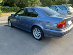 Photo of the vehicle BMW 5 Series