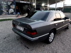 Сүрөт унаа Mercedes-Benz W124