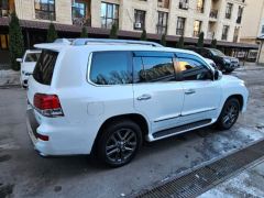 Photo of the vehicle Lexus LX