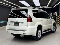 Photo of the vehicle Lexus GX