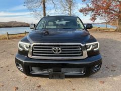 Фото авто Toyota Sequoia