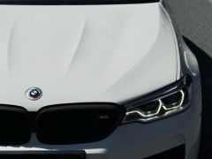 Photo of the vehicle BMW M5