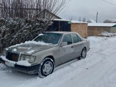 Photo of the vehicle Mercedes-Benz W124