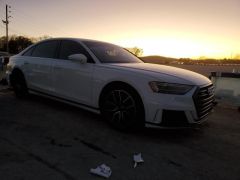 Photo of the vehicle Audi A8